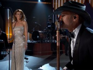Faith Hill Has Legs for Days . . . and Tim McGraw Knows This