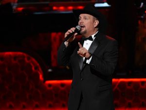 Garth Brooks, Ricky Skaggs, Jerry Reed & More Inducted Into Musicians Hall of Fame