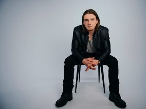 Exclusive: Watch Newcomer Morgan Wallen’s Acoustic Performance of Debut Single, “‘The Way I Talk”