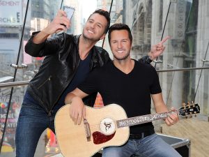 Luke Bryan Grabs Selfie With Himself While Unveiling Madame Tussauds Wax Figure
